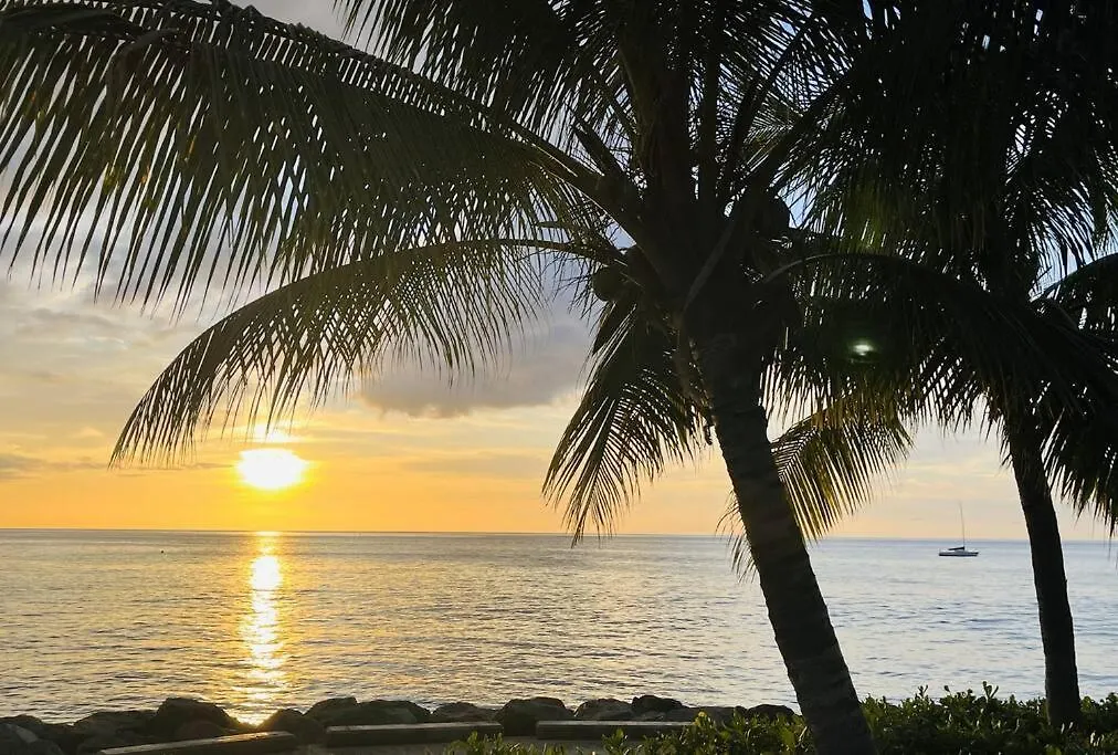 The Pod, Access To Pool & Beach Club, Sunset Crest Saint James
