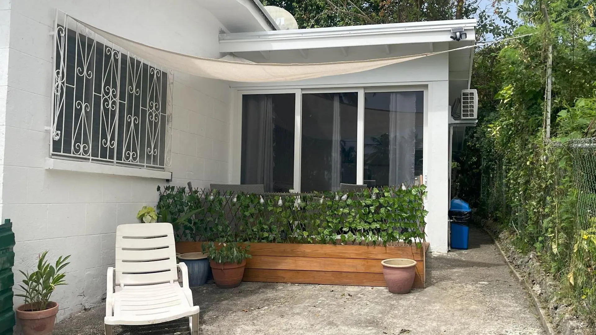 The Pod, Access To Pool & Beach Club, Sunset Crest Saint James Daire